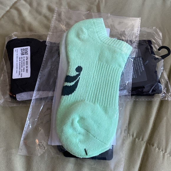 Everyday Ankle Sock by Fabletics 💚🖤S/M - Picture 3 of 5